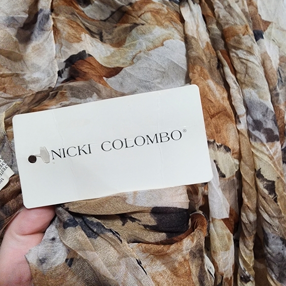 Nicki Columbo Scarf - Picture 4 of 9